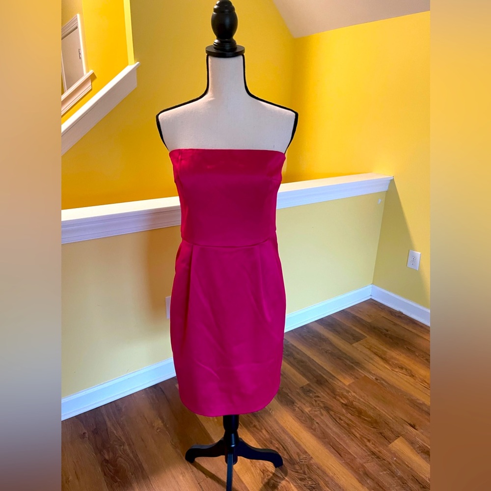 Strapless formal dress